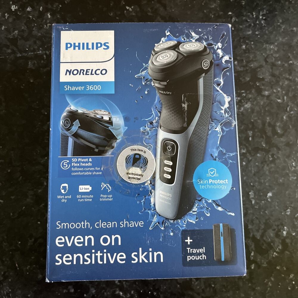 Philips Norelco Electric Shaver 3600 Series Wet and Dry NEW